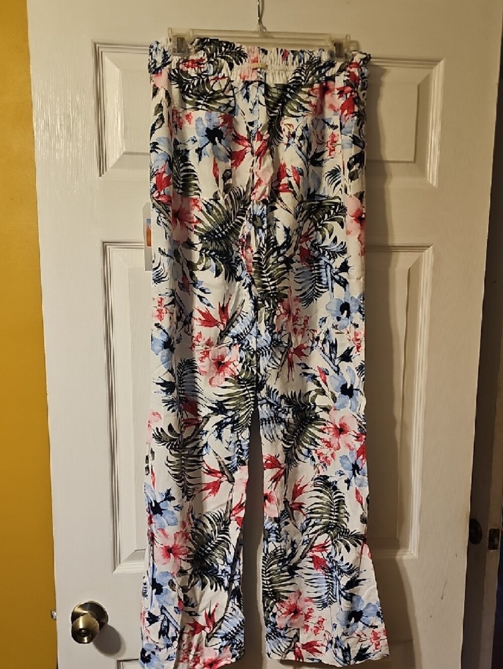 Tropical-Print Wide Leg Pants - White with Blue & Pink Floral - Picture 4 of 5